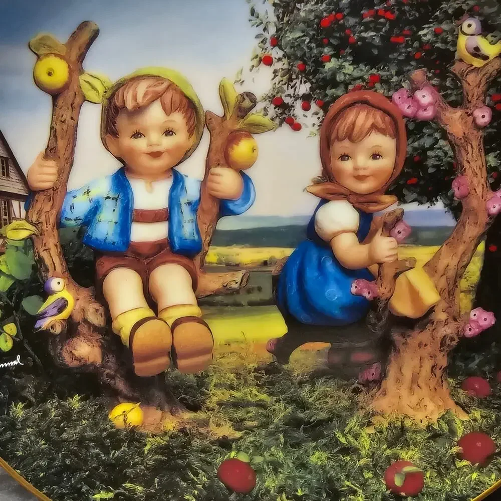 Vintage M.J. Hummel APPLE TREE BOY & GIRL Little Companions Danbury Mint Plate
